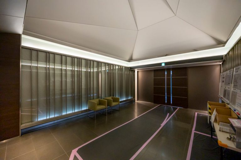 エントランスホール