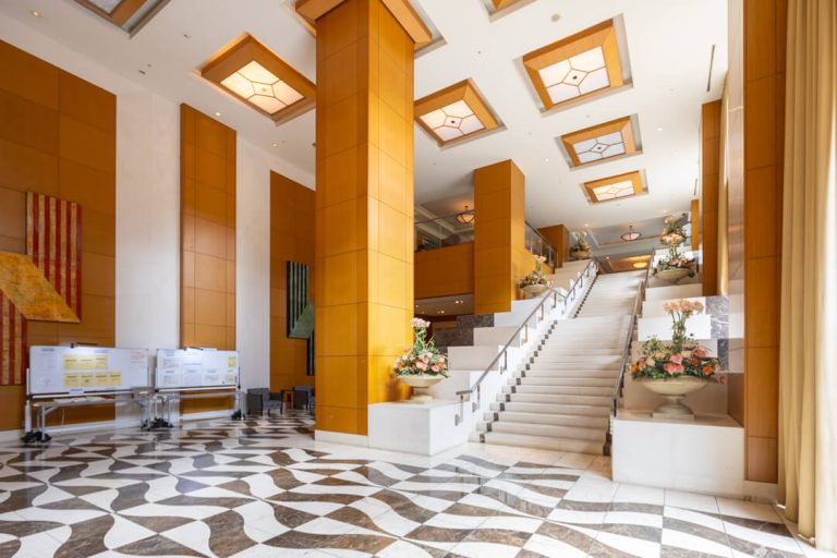 エントランスホール