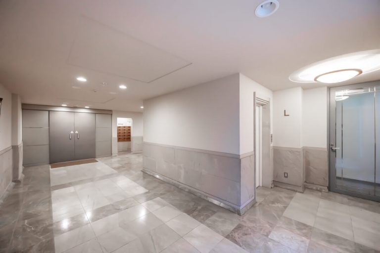 エントランスホール