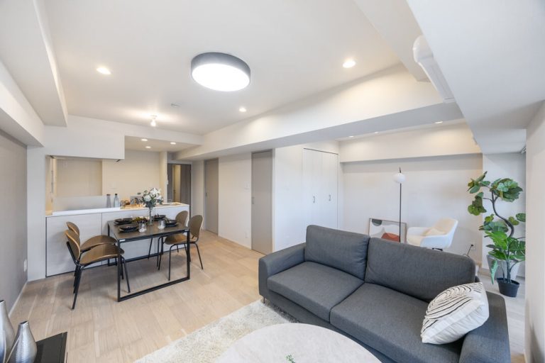 白金台　2SLDKへ変更可能！太陽光が届く南東向きの住まい