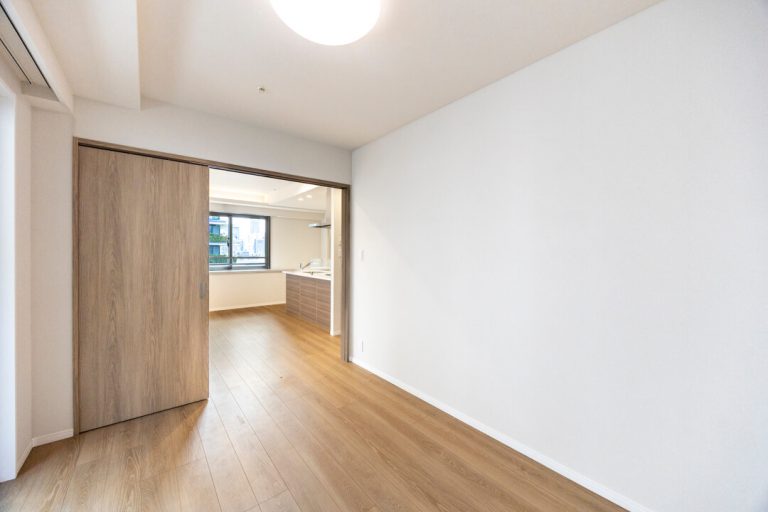 洋室、リビングダイニング