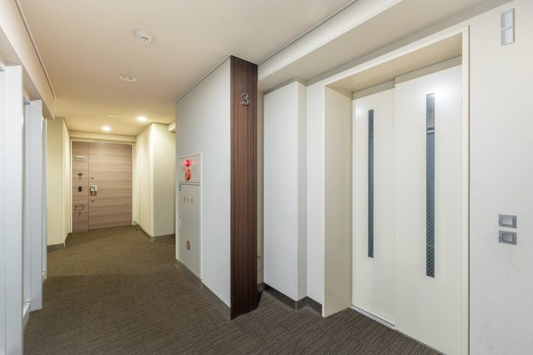 エレベーターホール（3F）
