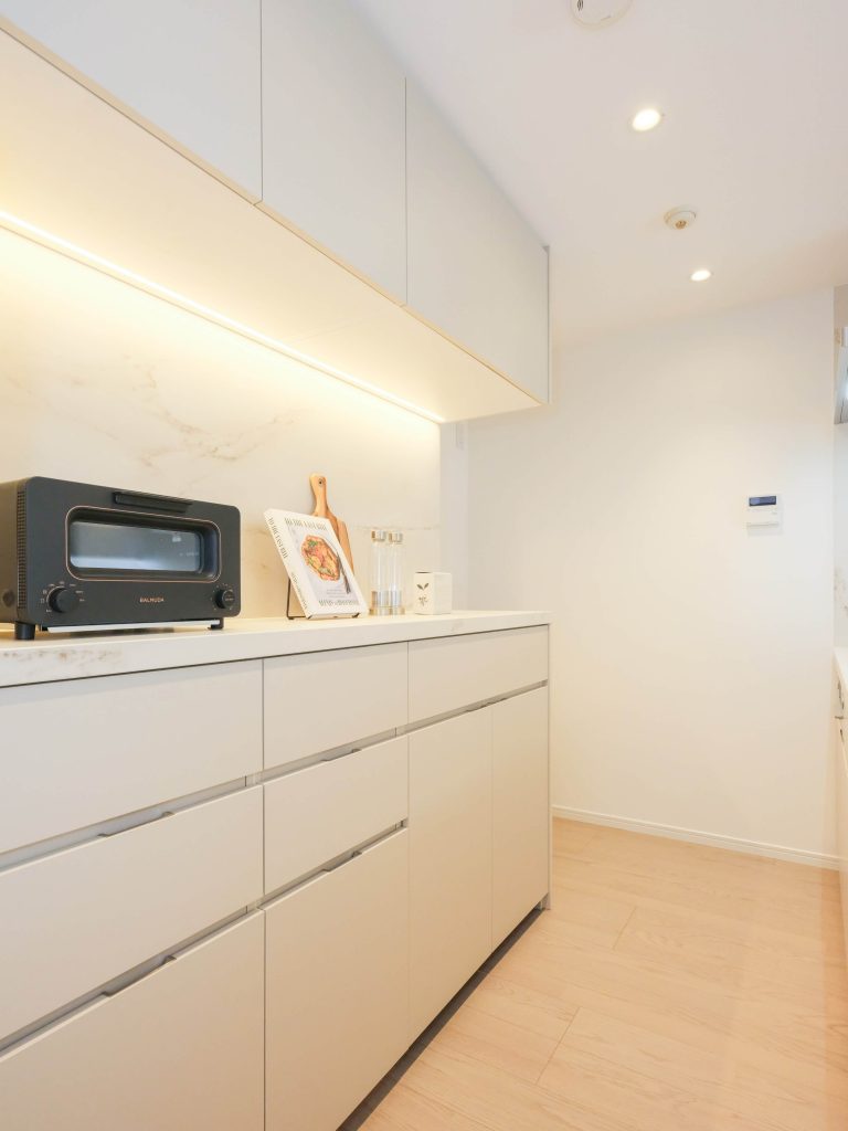 キッチン カップボード