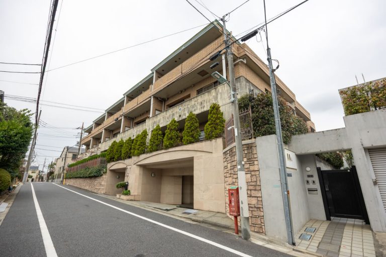 都立大学　好みで創る、低層マンションのゆとり