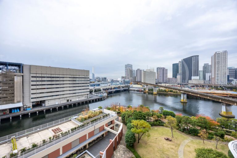 芝浦アイランドケープタワー　運河ビューで水の潤いを感じるスタイリッシュな暮らし