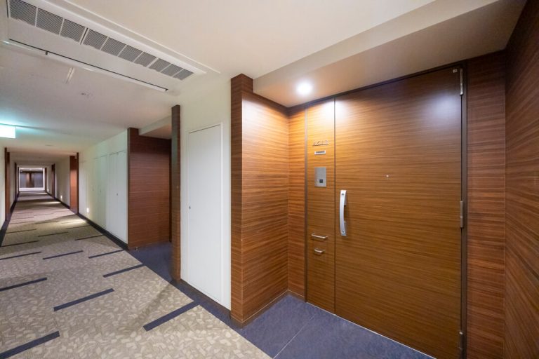 玄関前 内廊下設計