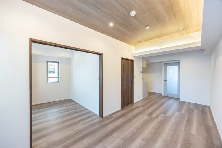 本郷三丁目　部屋を繋げて開放的に過ごせる2LDK