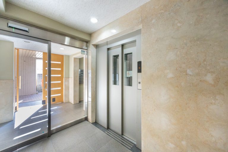 エントランス・エレベーター