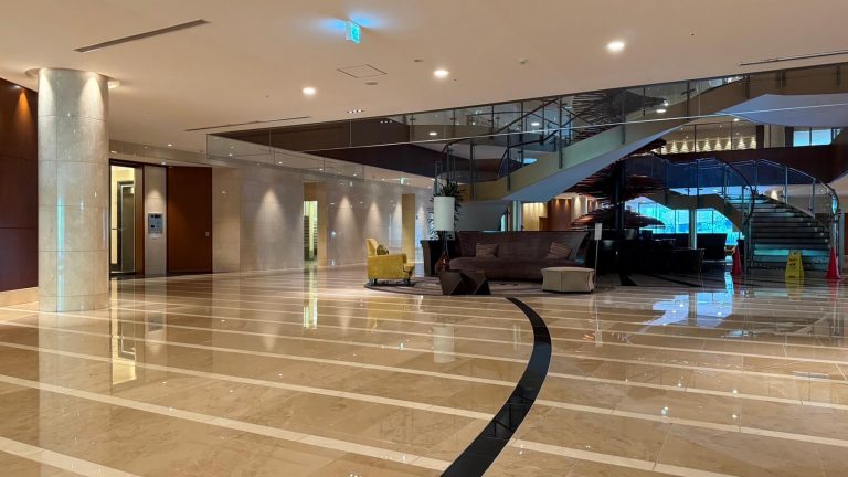 エントランスホール