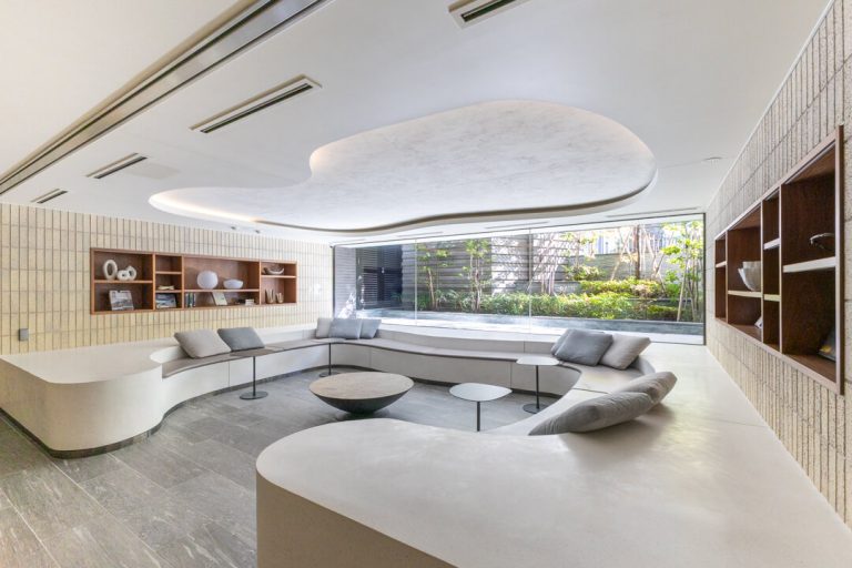 エントランスロビー