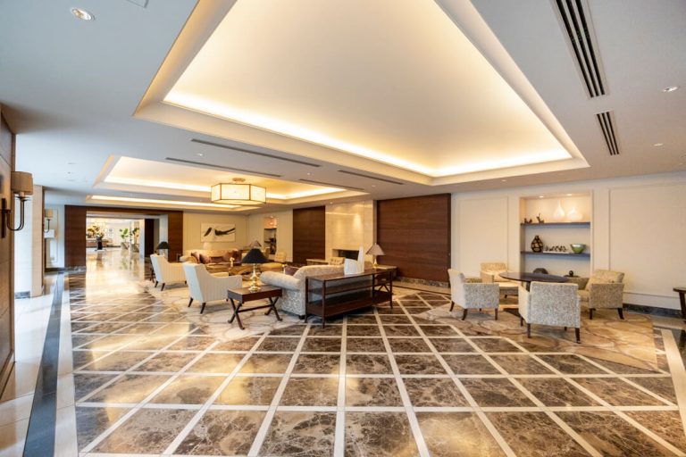 エントランスホール