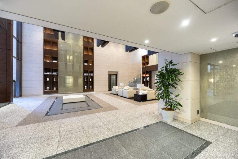 エントランスホール