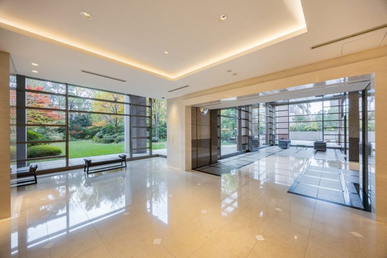 エントランスホール