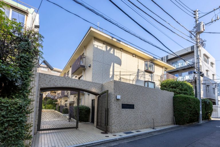 外苑前　洗練された表参道エリア！落ち着きと利便を両立する2LDK