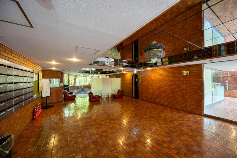 エントランスホール