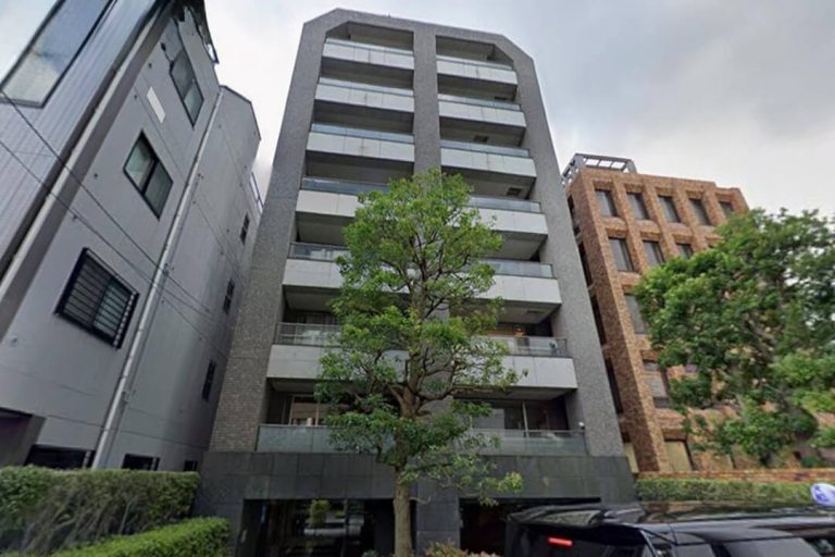 千代田区六番町　番町小学校学区域！家族と住みたい南東向きの3LDK