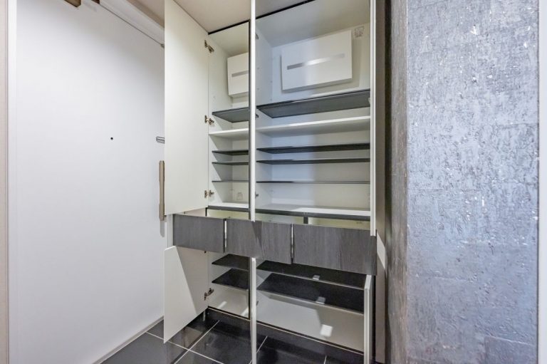 玄関 シューズボックス