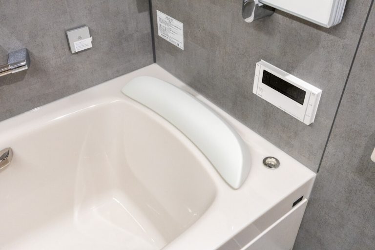 浴室 ヘッドレスト