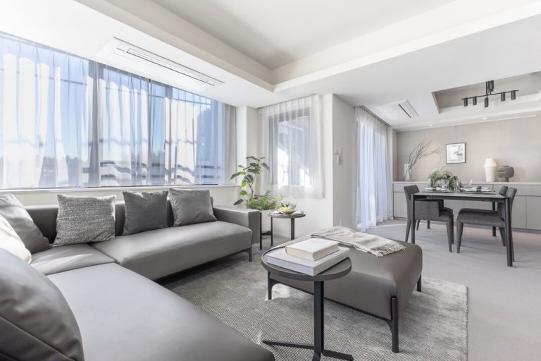 代々木八幡　低層レジデンスの最上階、ゆとり溢れる3方角部屋