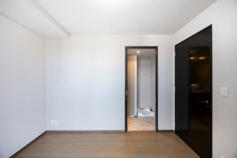 洋室1　※洗面室へ直接出入り可能