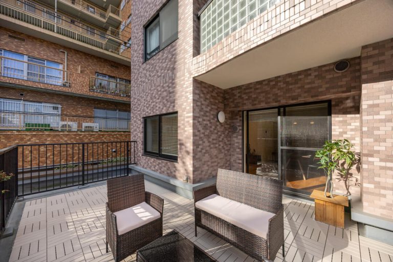 中目黒　19㎡超えのルーフバルコニー付き！気分転換もしやすい三方角部屋