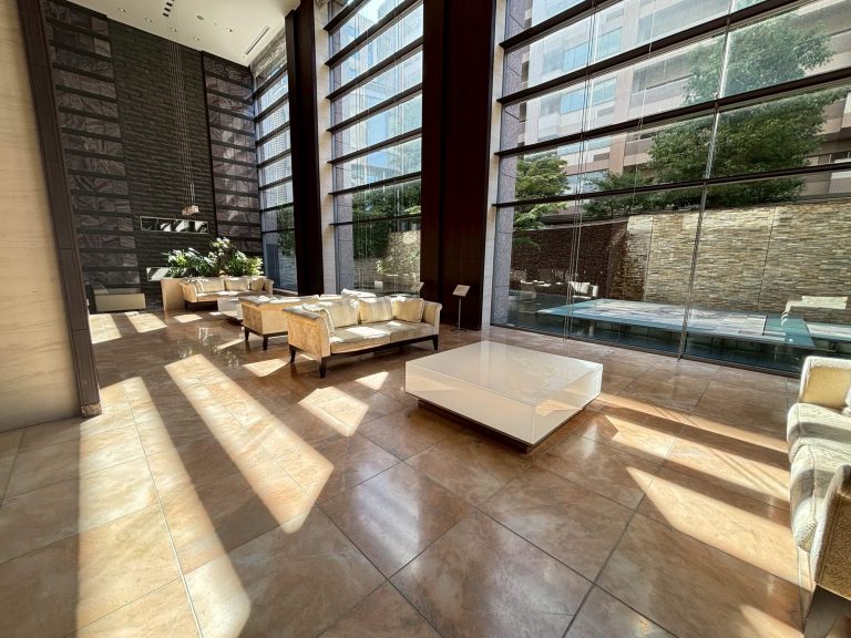 エントランスホール