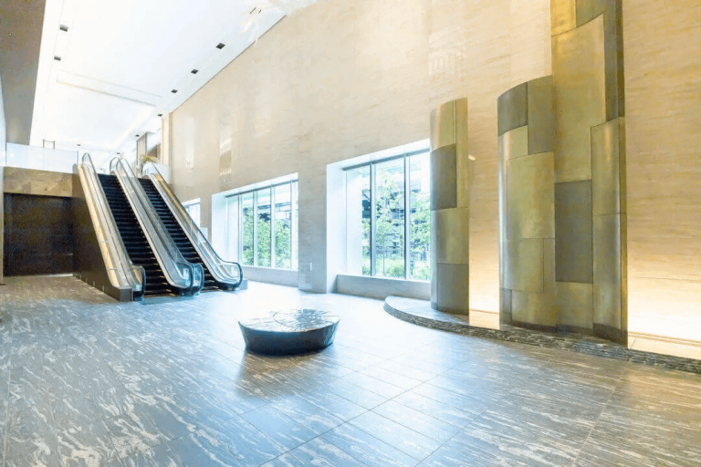 エントランスホール