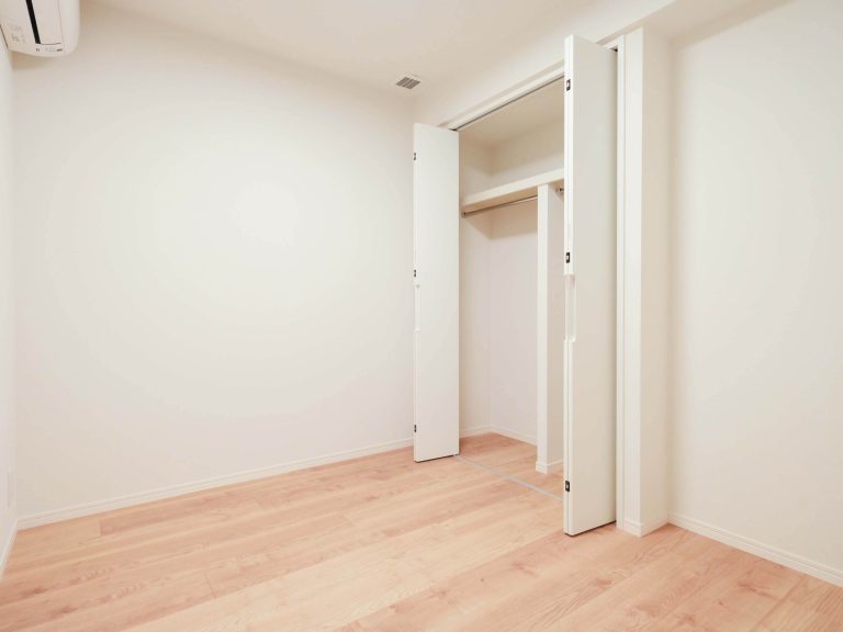 サービスルーム（約3.6帖）