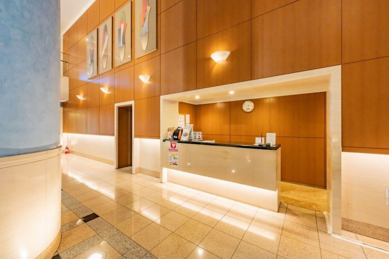 フロント（1階）