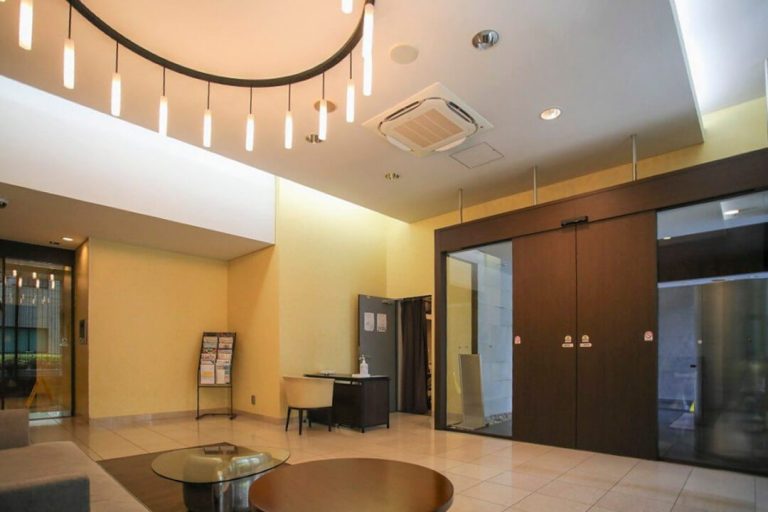 エントランスホール