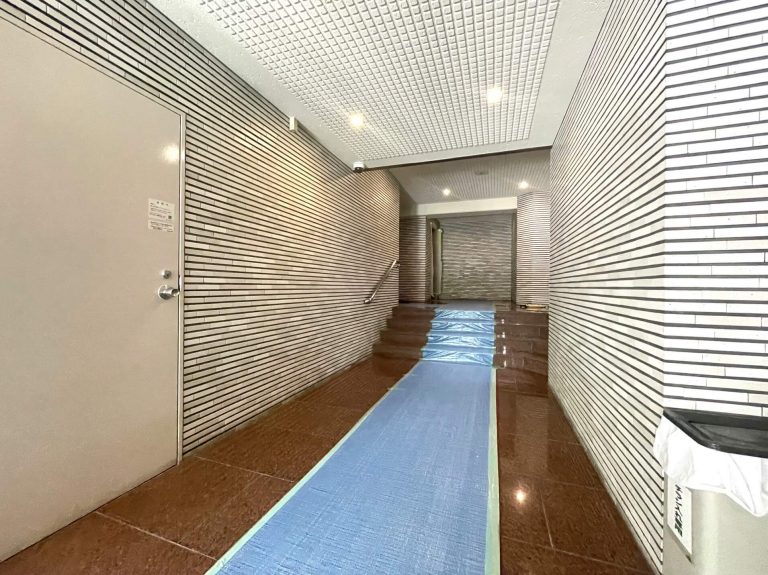 エントランスホール