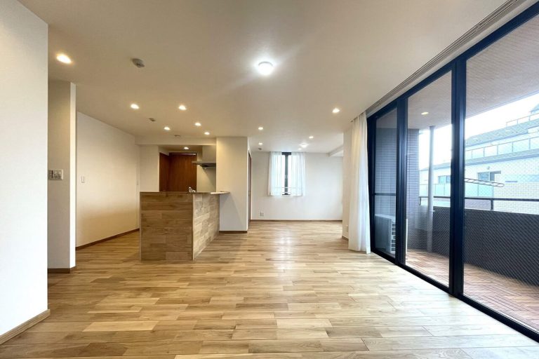 東松原　住むほどに深まる、無垢フローリング