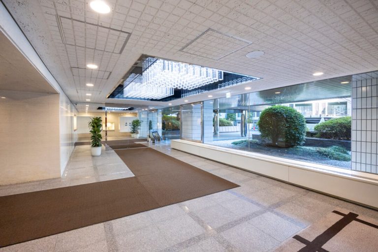 エントランスホール