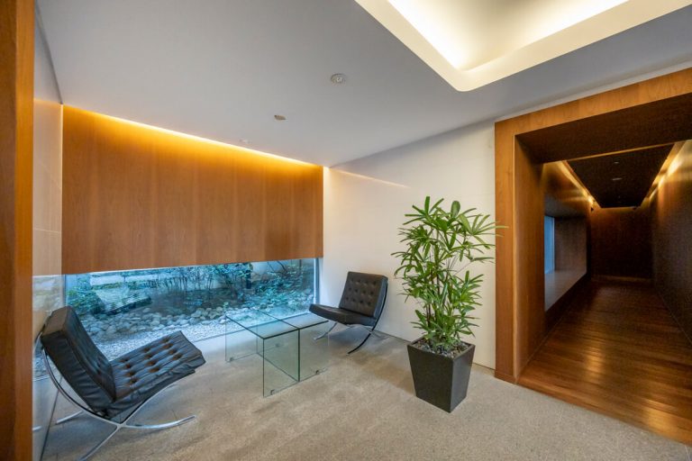 エントランスホール