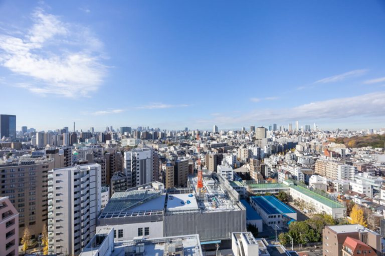 春日　最上階・角部屋！生活環境良好なゆとりある住まい