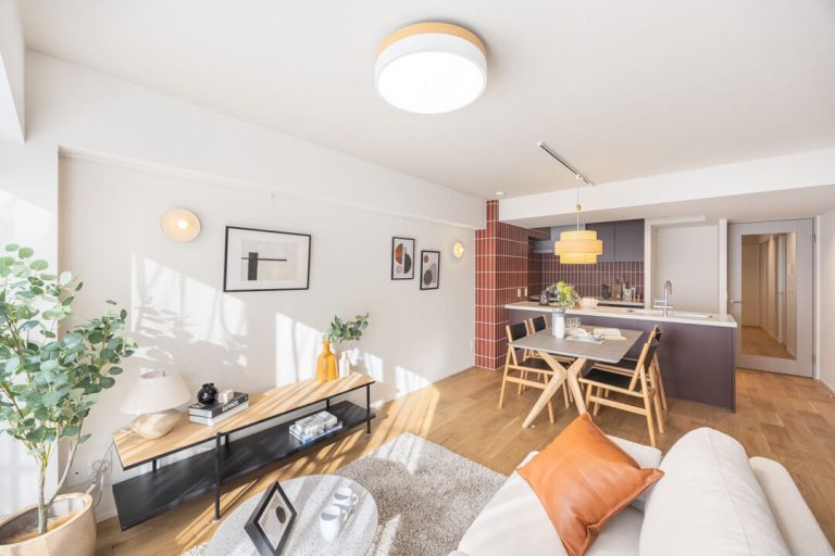 代々木八幡　テラコッタカラーのタイルが際立つお洒落空間