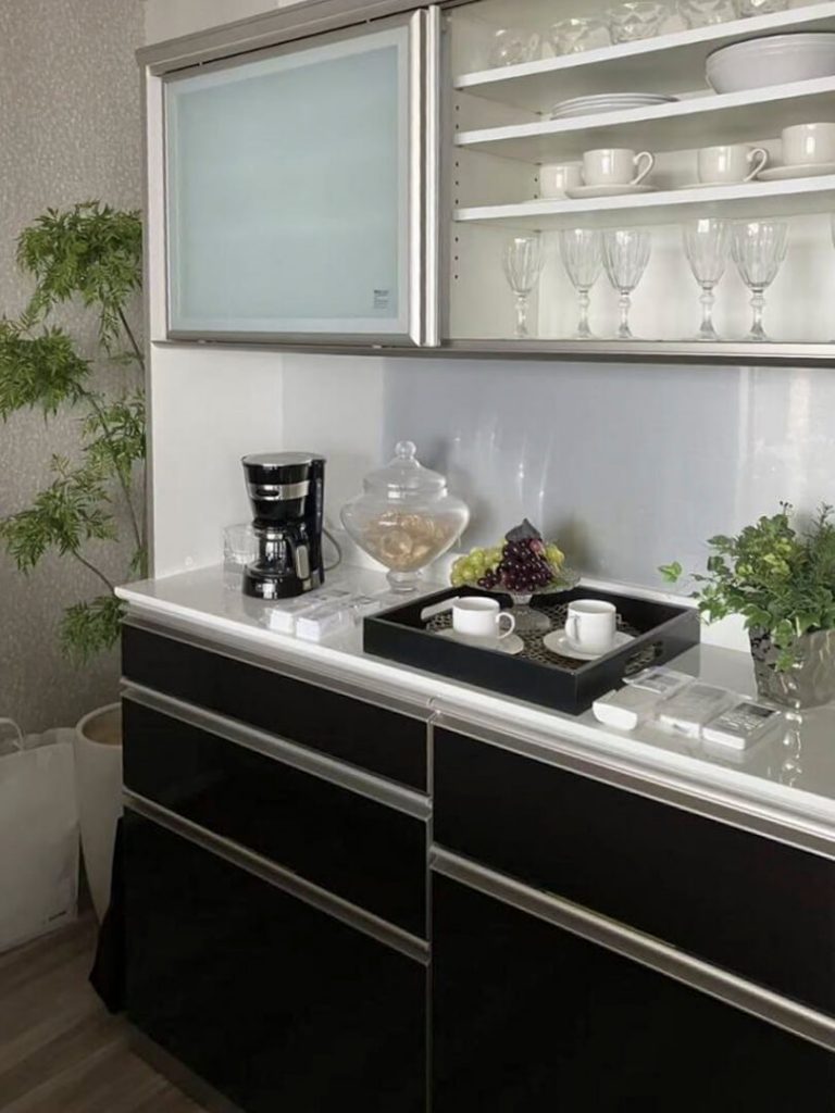 キッチン カップボード