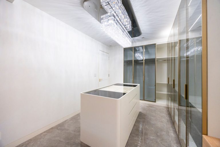 ウォークインクローゼット（衣装部屋）