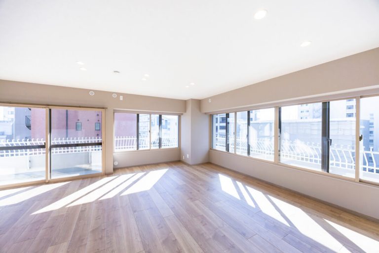 茗荷谷　100㎡超え！日当たり良好なＬ型バルコニー付き3LDK