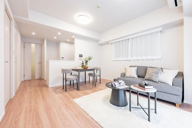 小伝馬町　三方角住戸×1フロア2住戸、開放感と独立性を備えた住まい