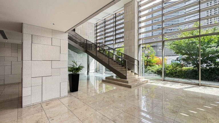 エントランスホール