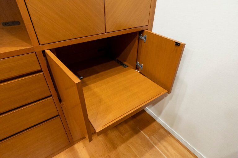 キッチン カップボード