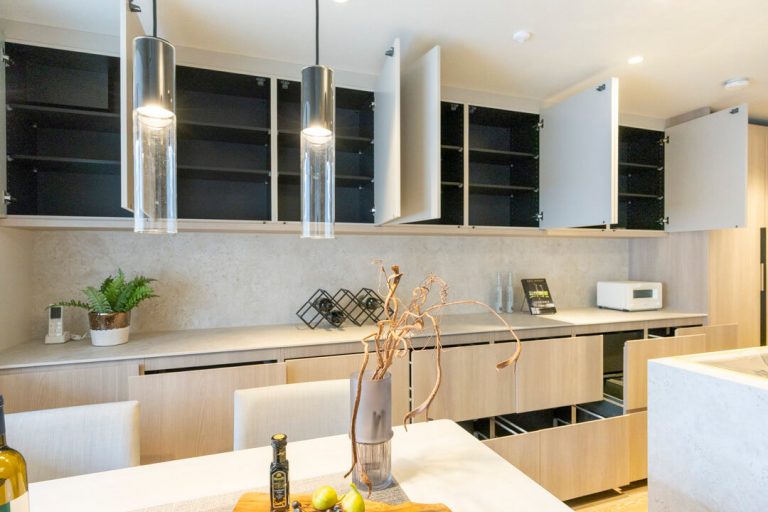 キッチン カップボード