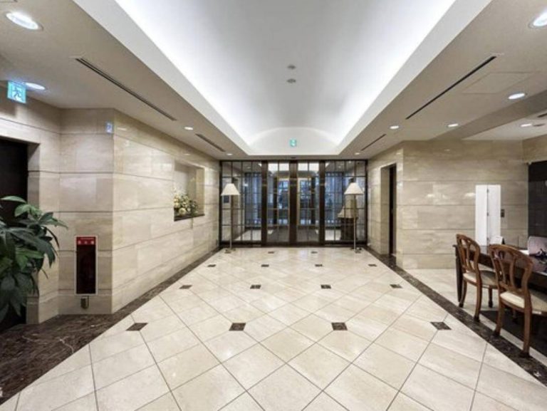 エントランスホール