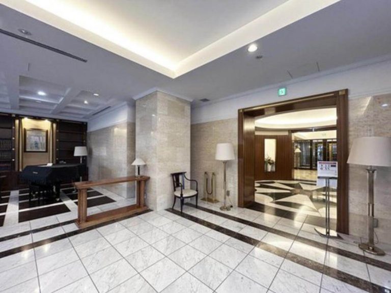 エントランスホール