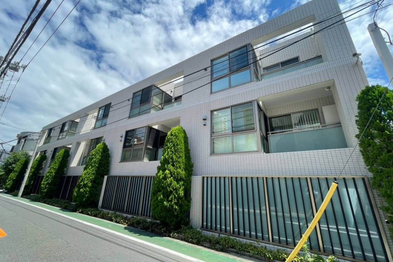 目黒　白金台の高台に佇むメゾネット住戸