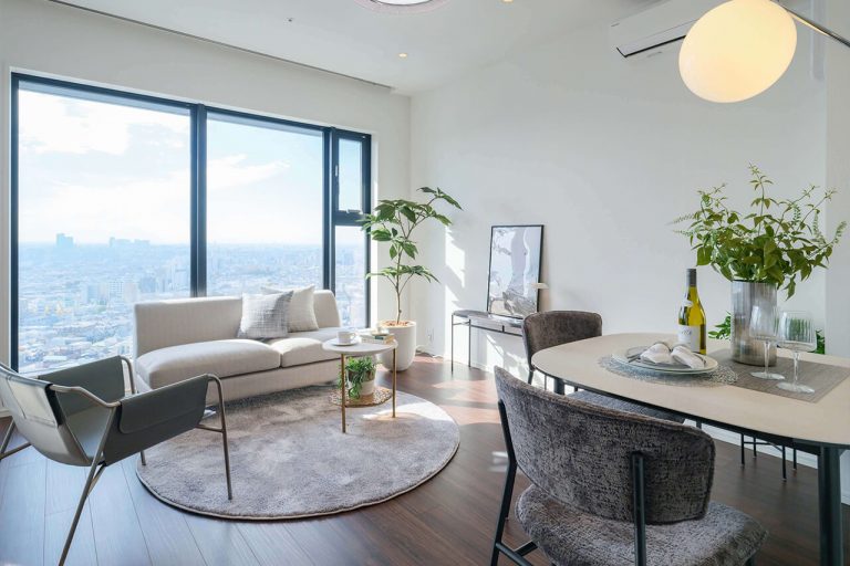 グランドミレーニア　開放的な景色が望めるパノラマウィンドウ