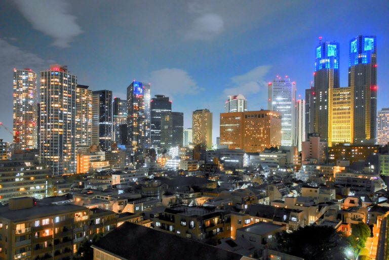 パークタワー渋谷本町　新宿エリアのビル群が望める、19階部の2LDK