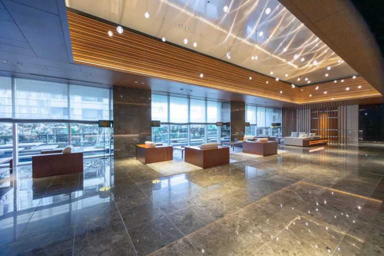 エントランスホール