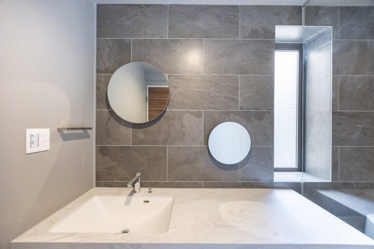 トイレ（2F）化粧台